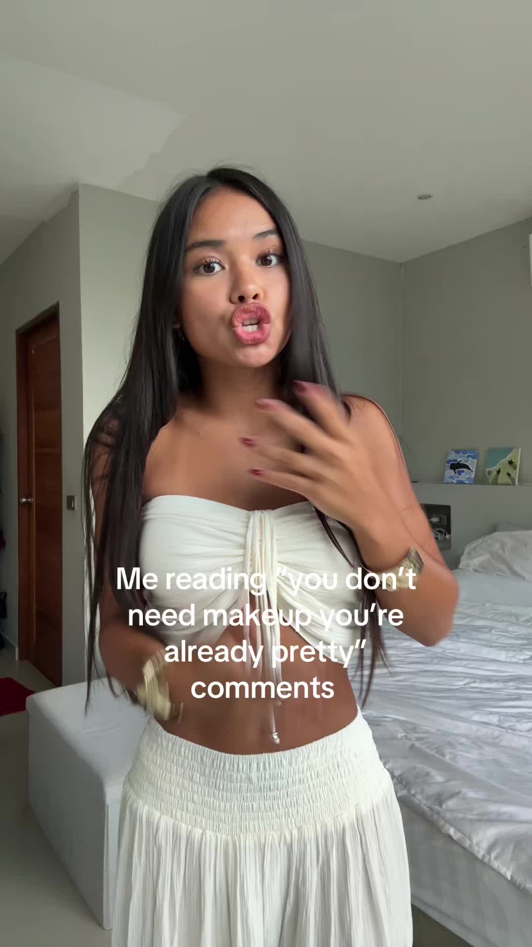 @larafromthailand