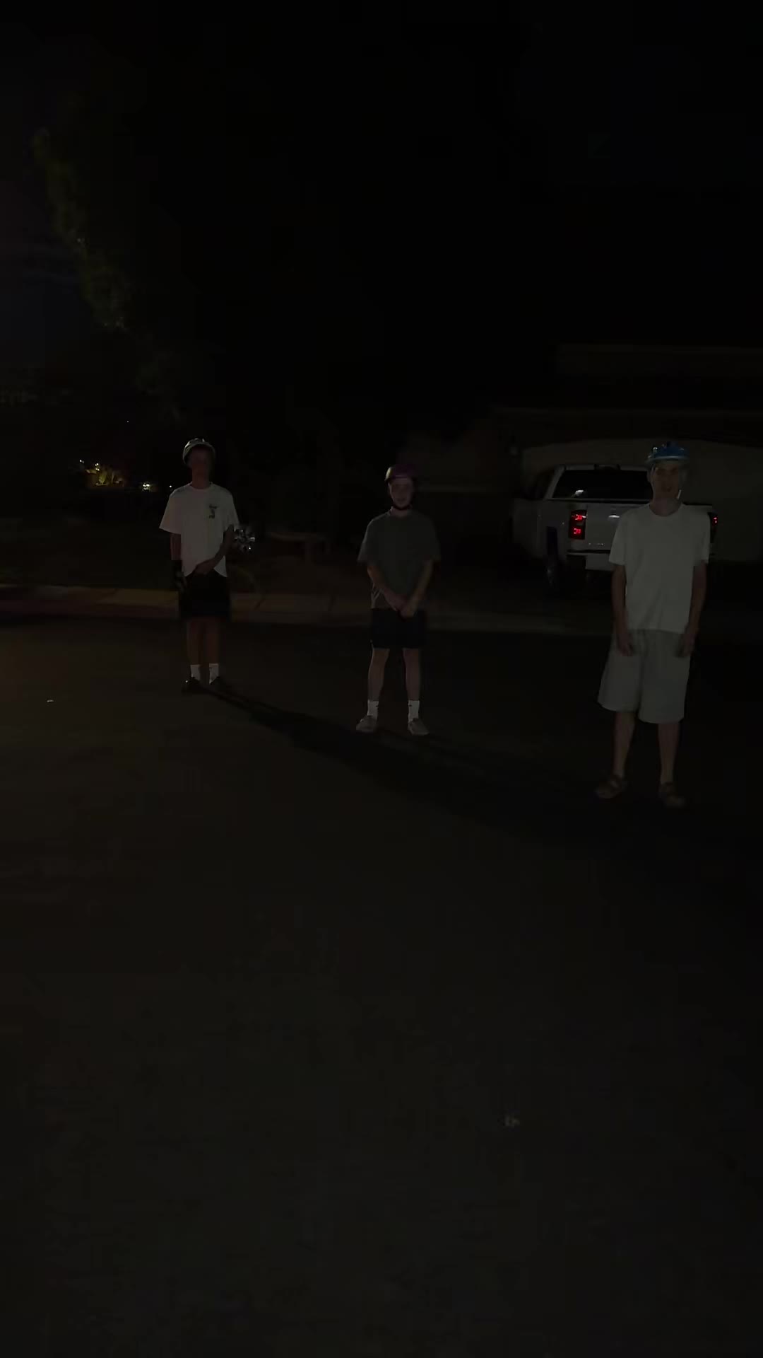 @threemustyqueer
