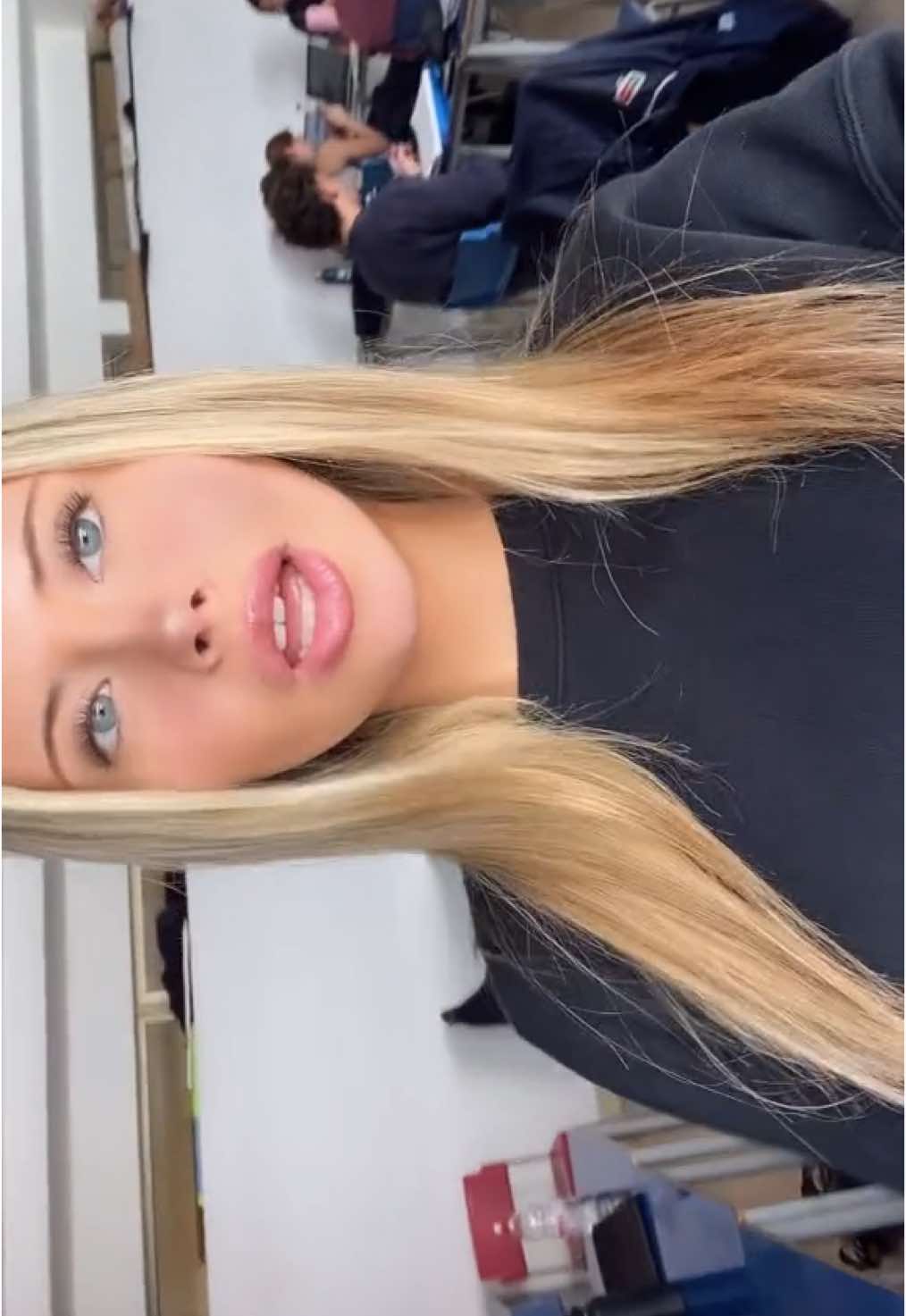 @violeta