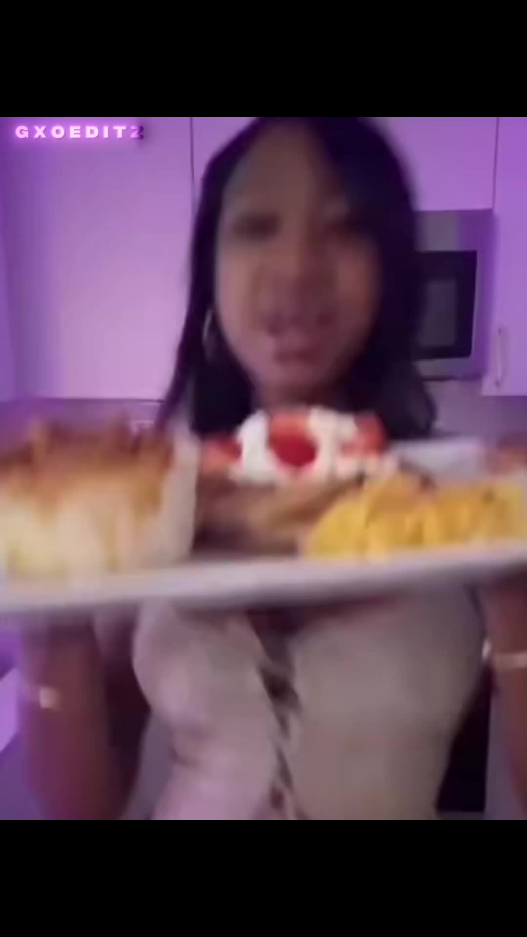 @Tᗩᗴ 🥡