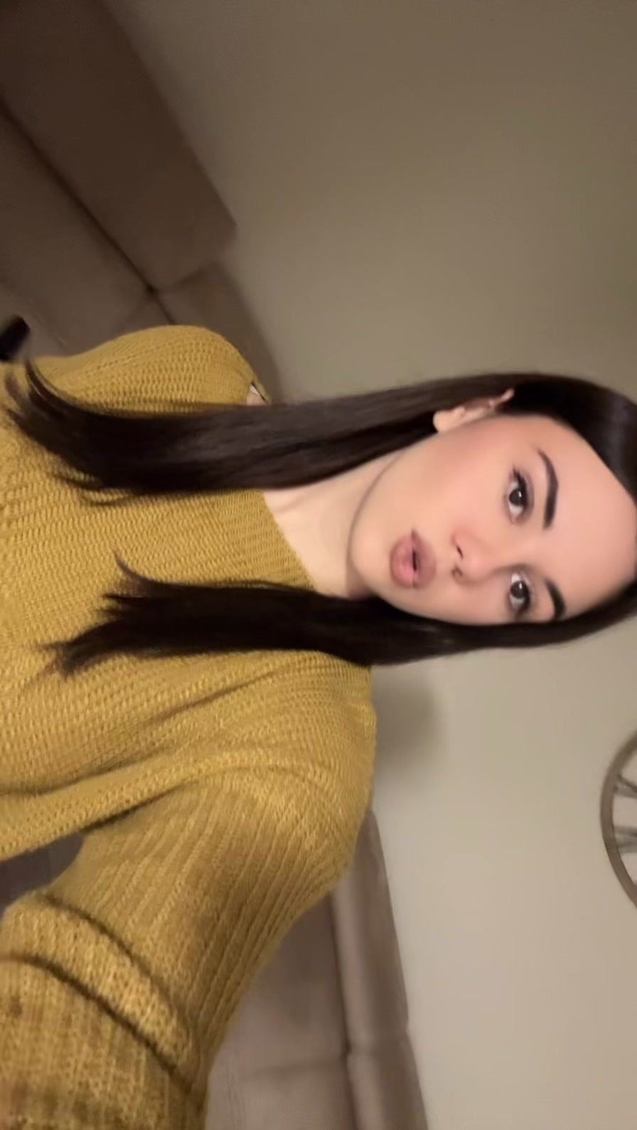 @Вишња🍒