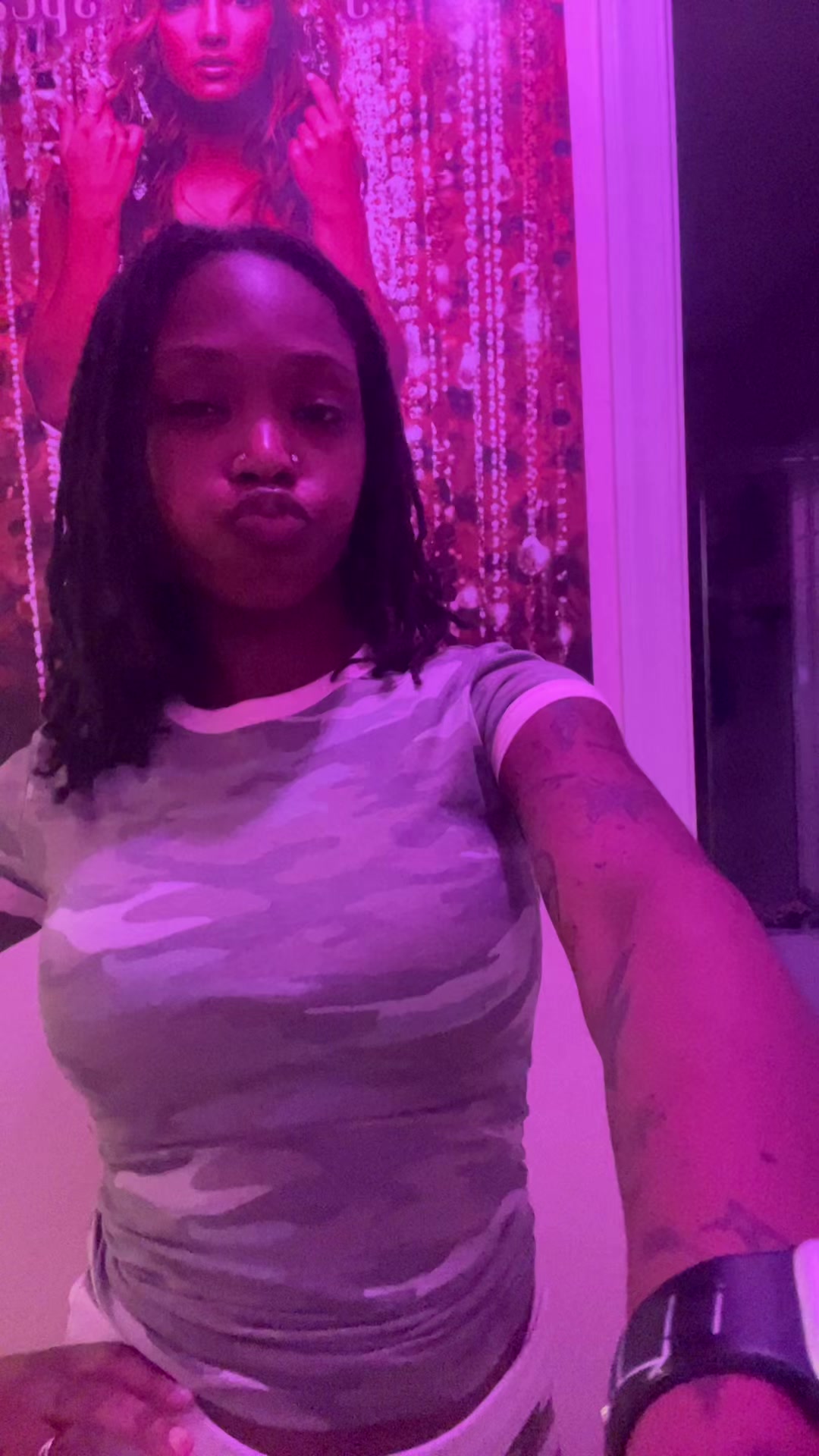 @:3