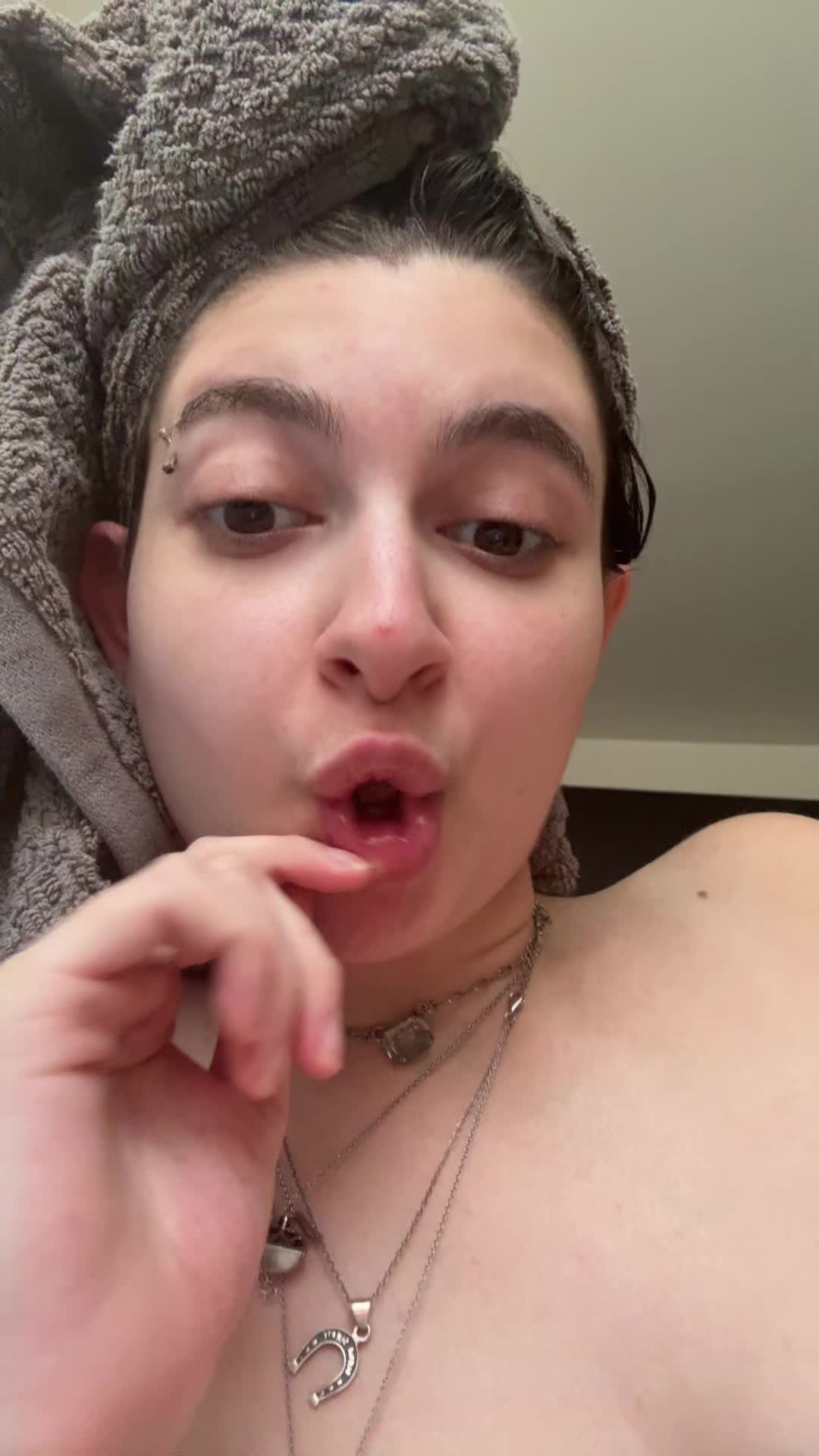 @,