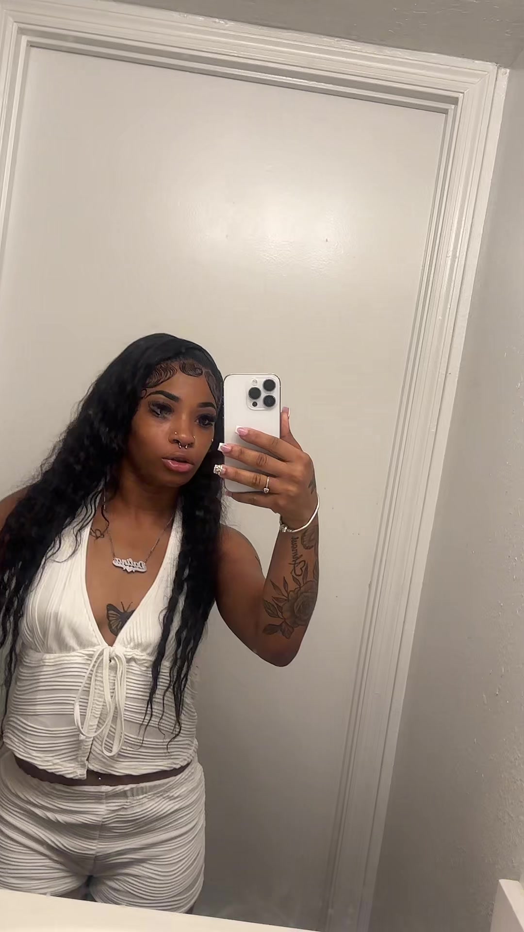@👩🏽&zwj;❤️&zwj;💋&zwj;👩🏽