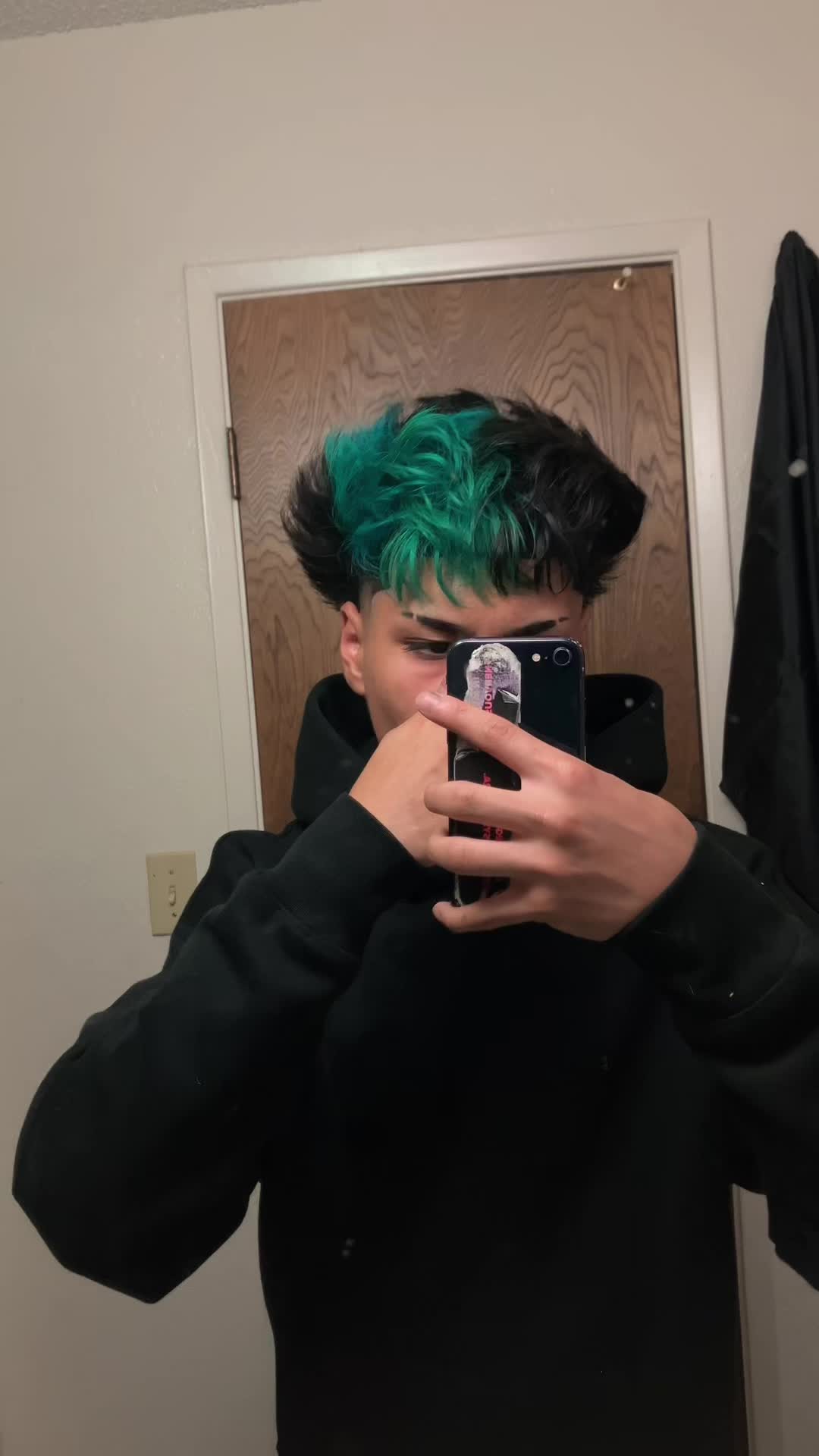 @👤