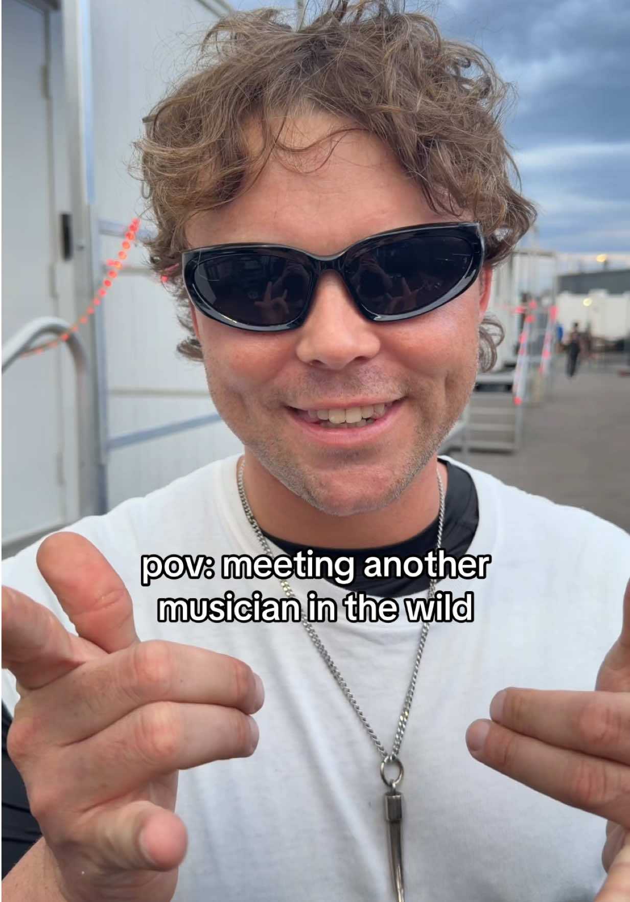 @Ashton irwin