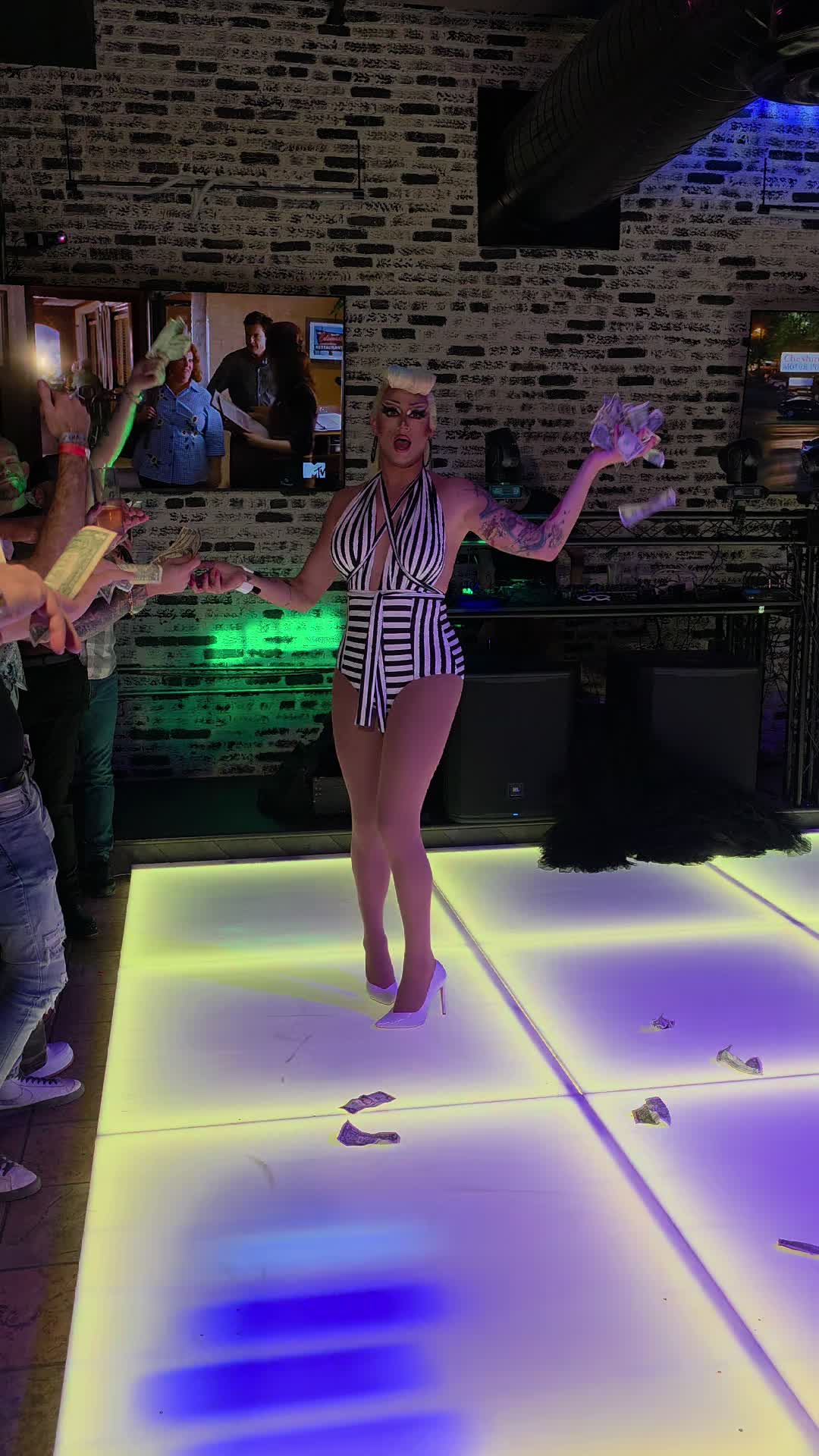 @DavidLovesDrag OK!
