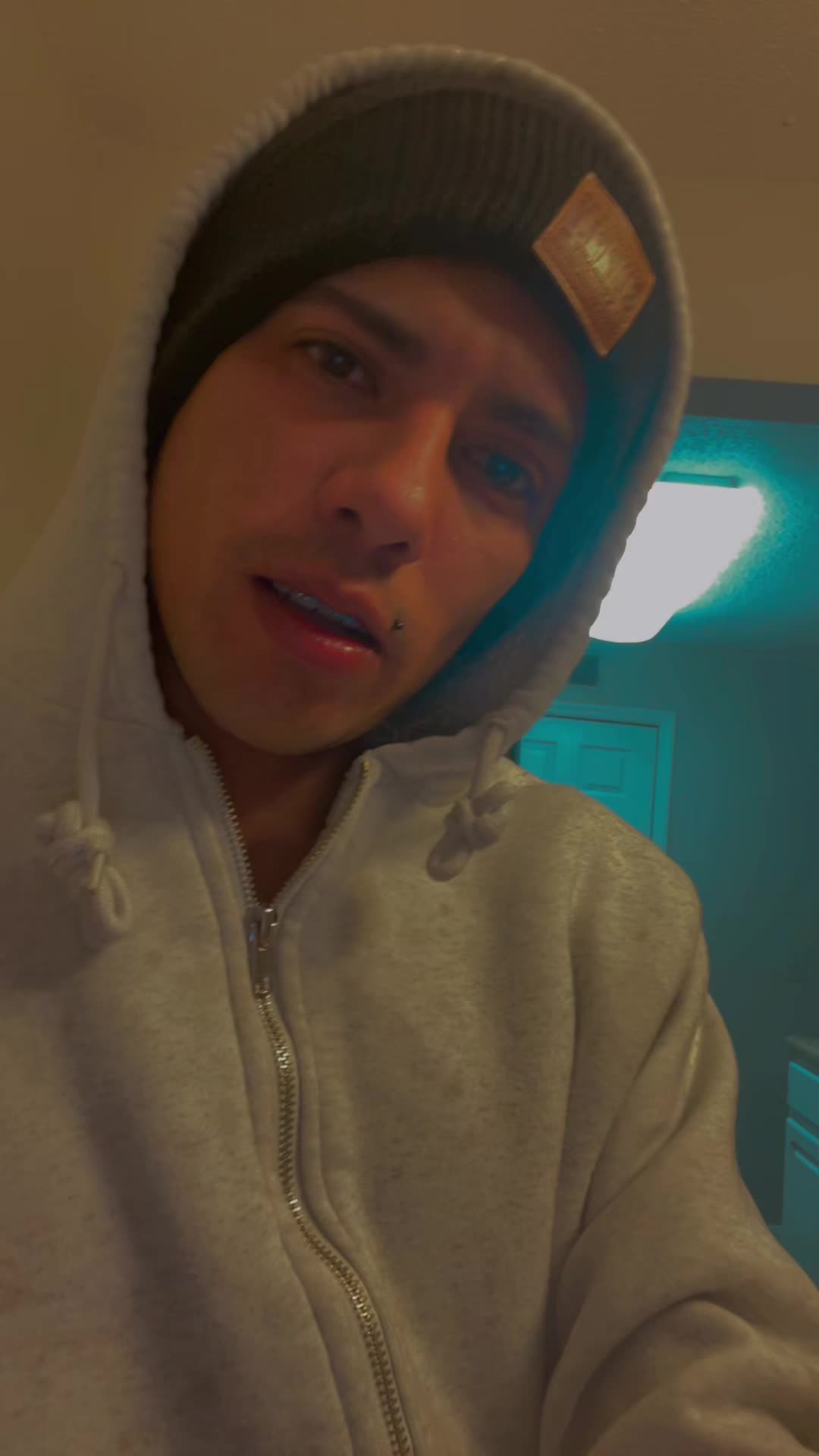 @Alej