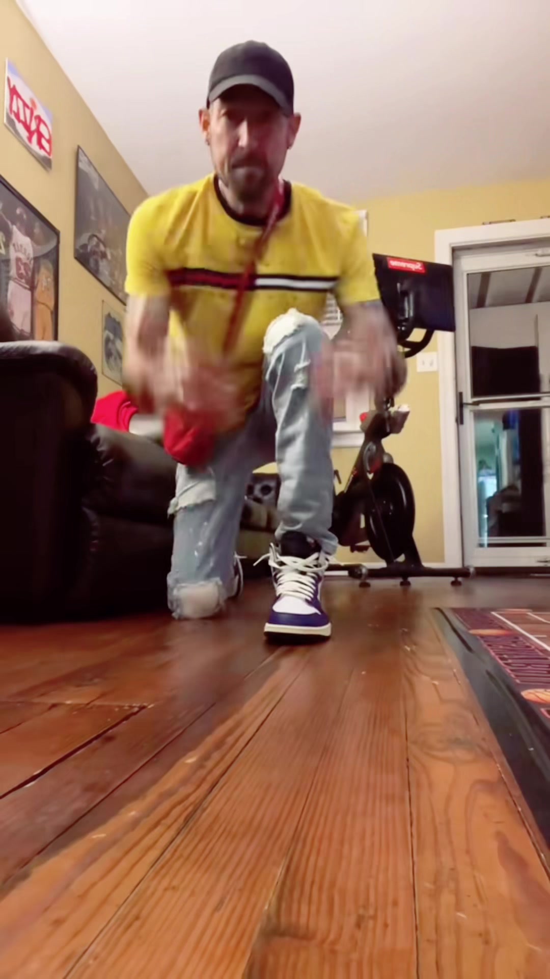 @E-Money 💶 ‘Fresh New Kicks’