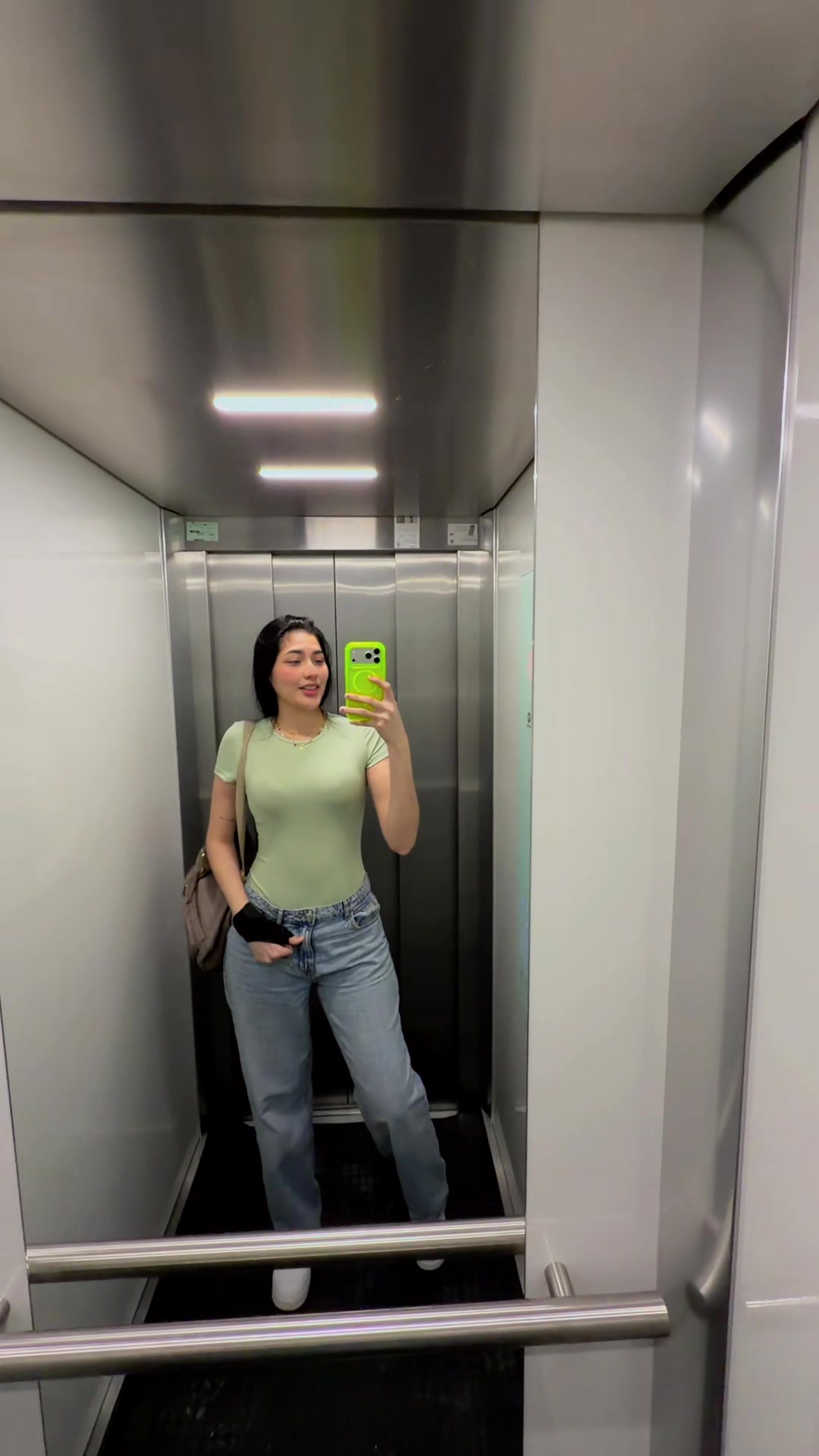@Adrii✨