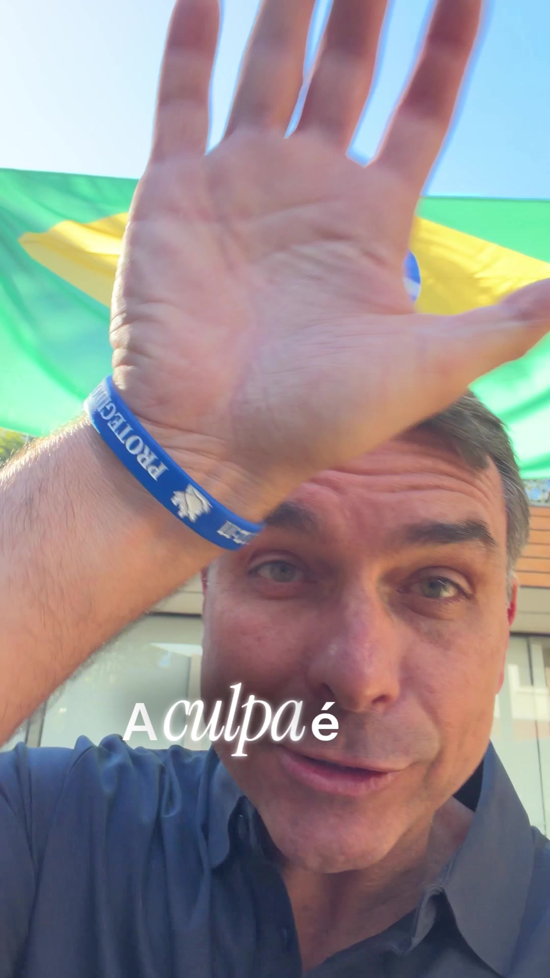 @Fl&aacute;vio Bolsonaro