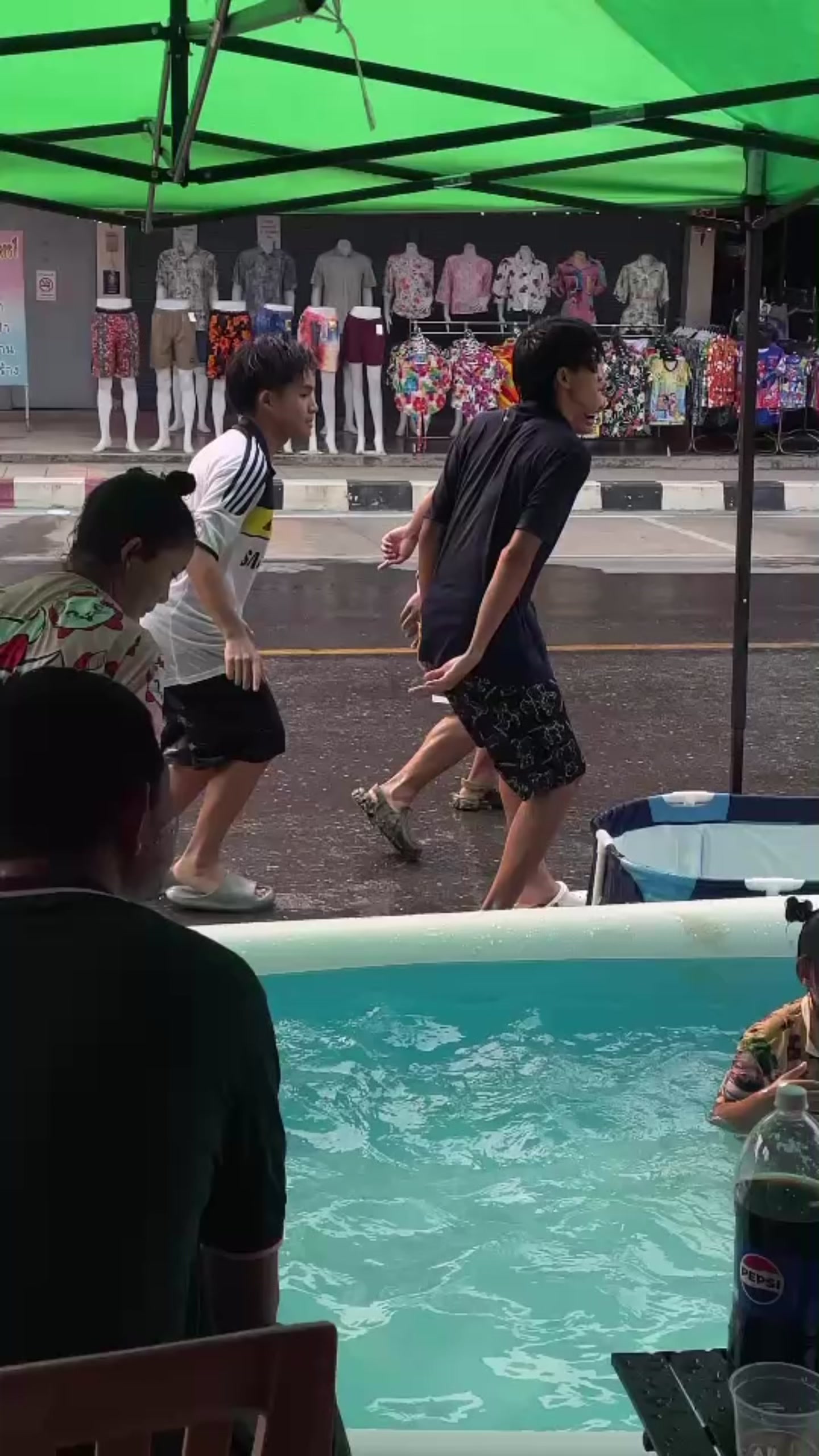 @จ่าท้อปชอบโหนบาร์🤸