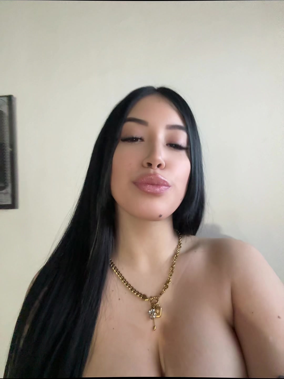 @Ariana_