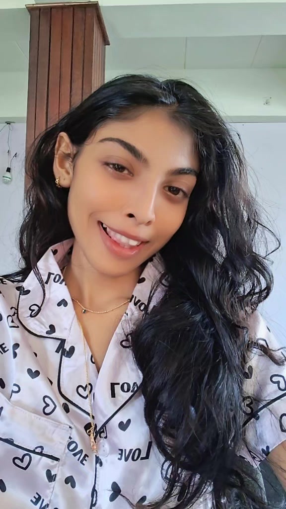 @Sʜᴡᴇᴛᴀ ♡