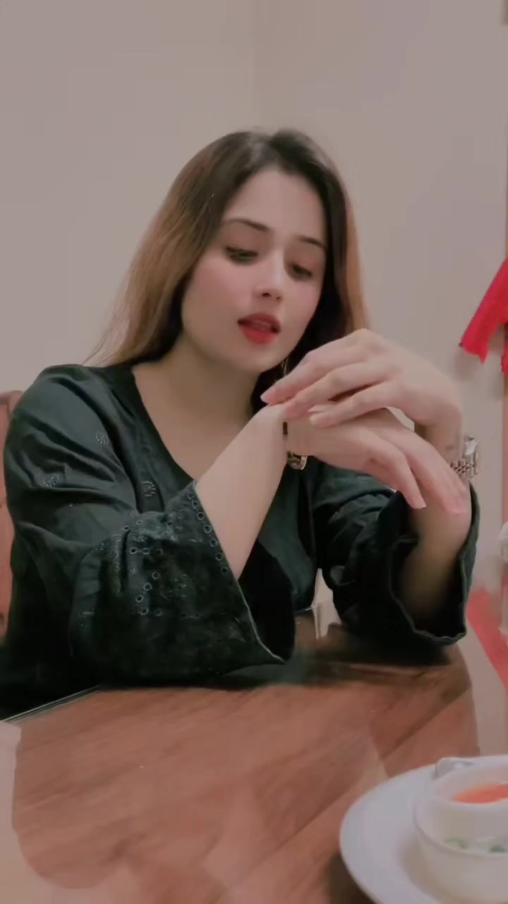 @Aliza shah official