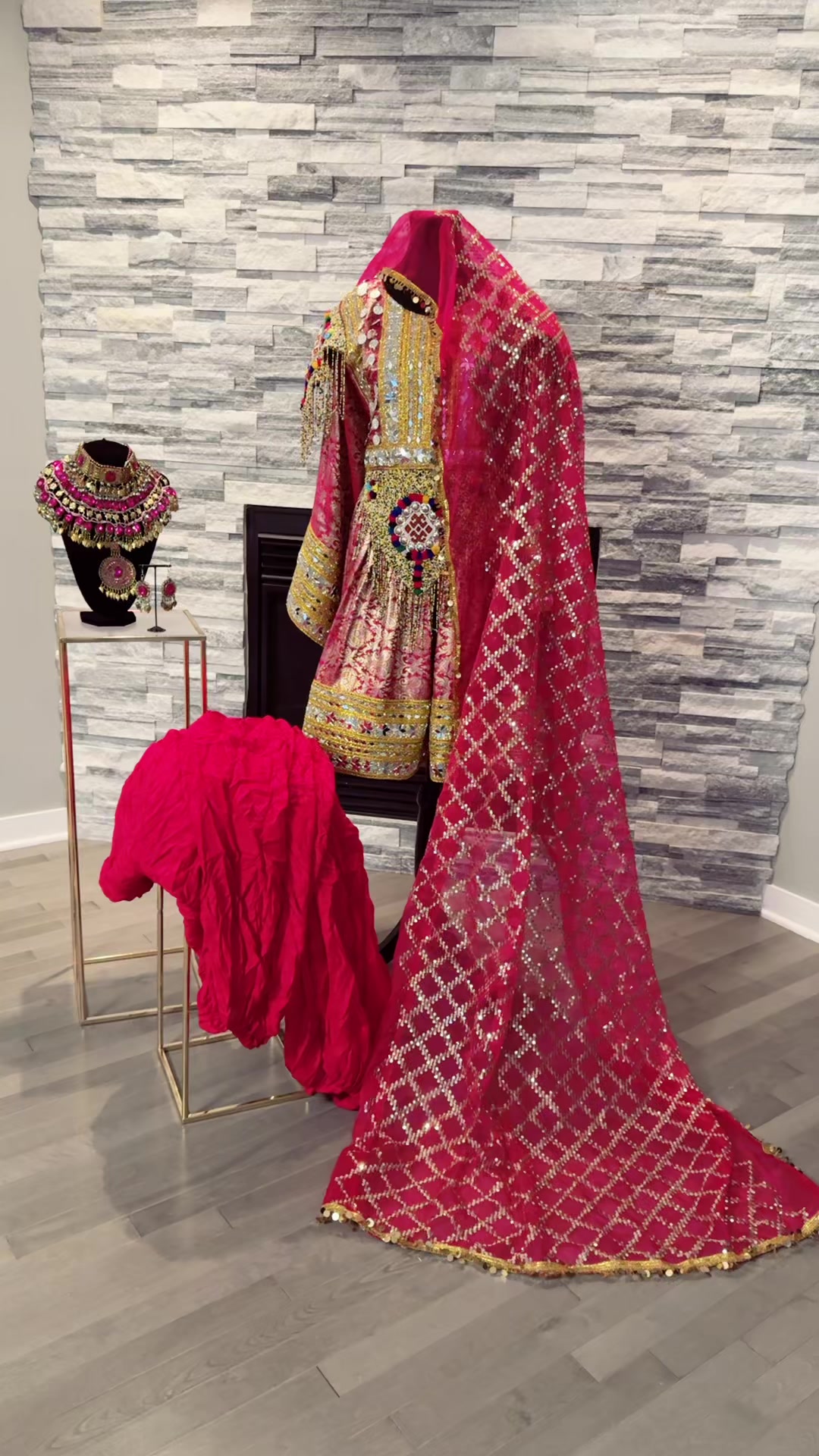 @QueenAru