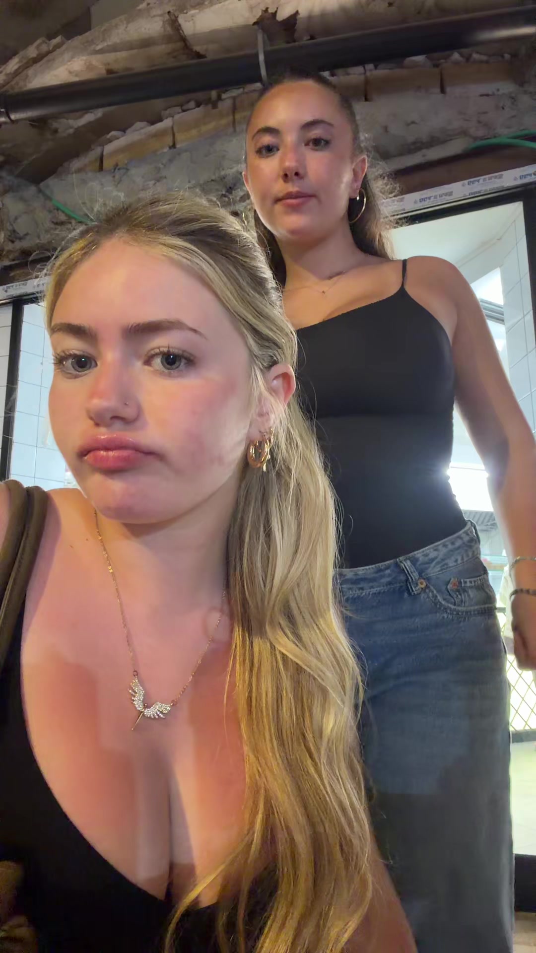 @…