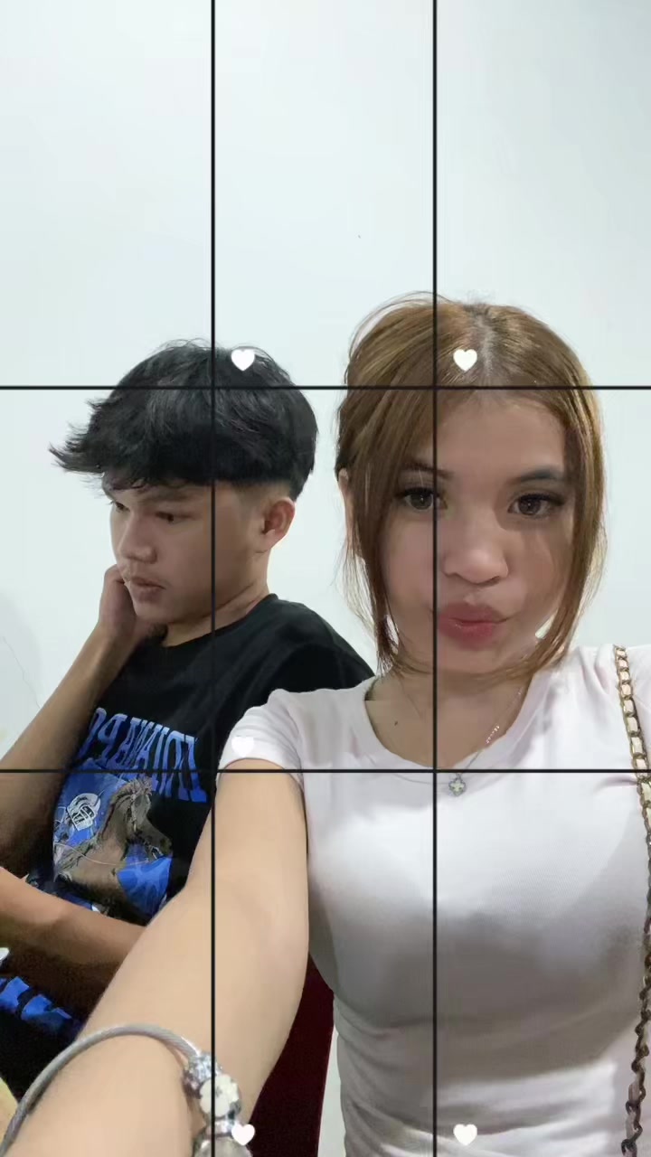@🦦