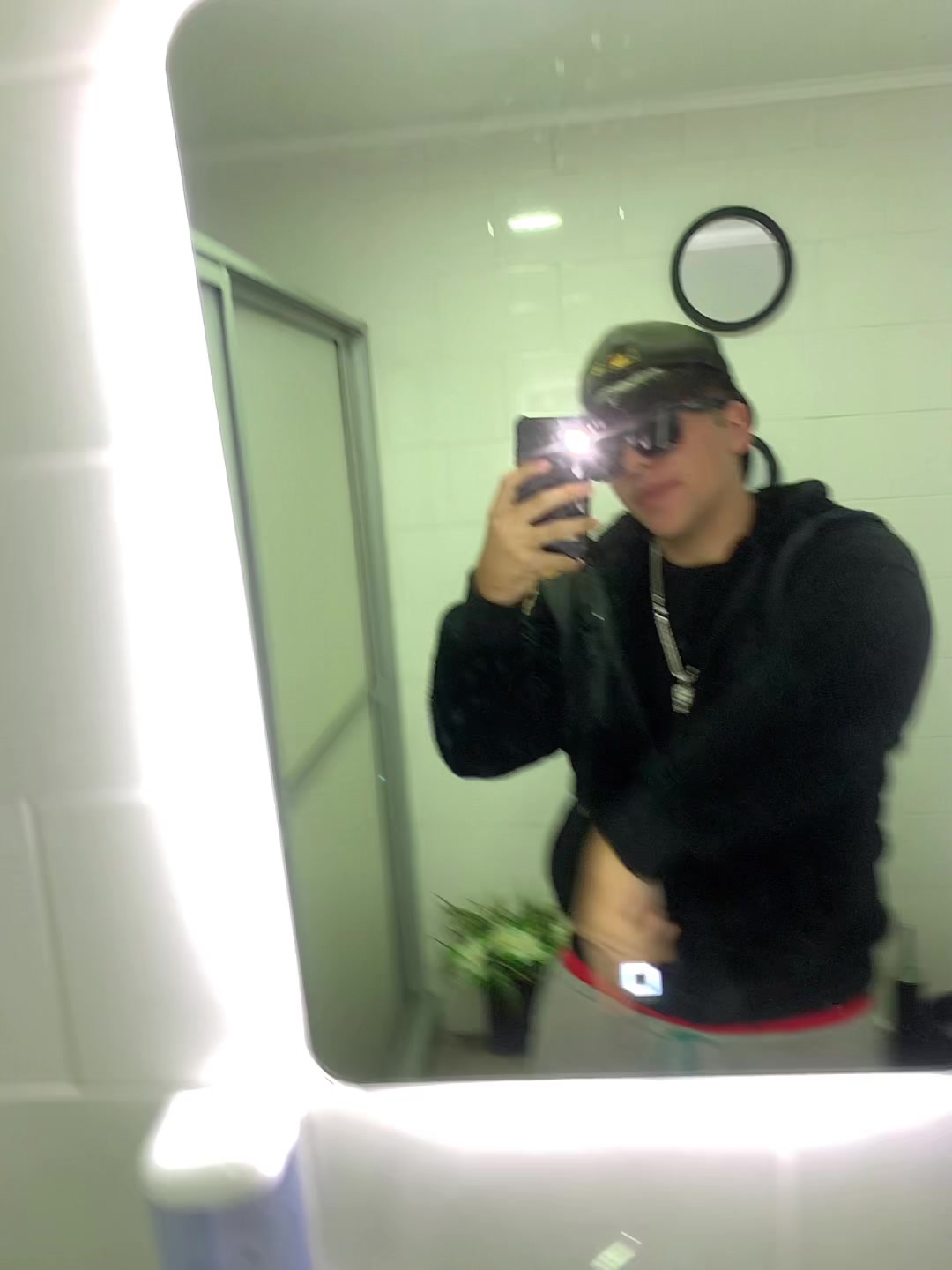 @👹