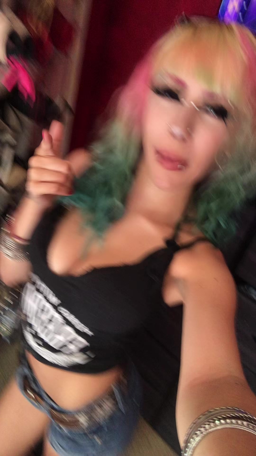 @Jessalyn