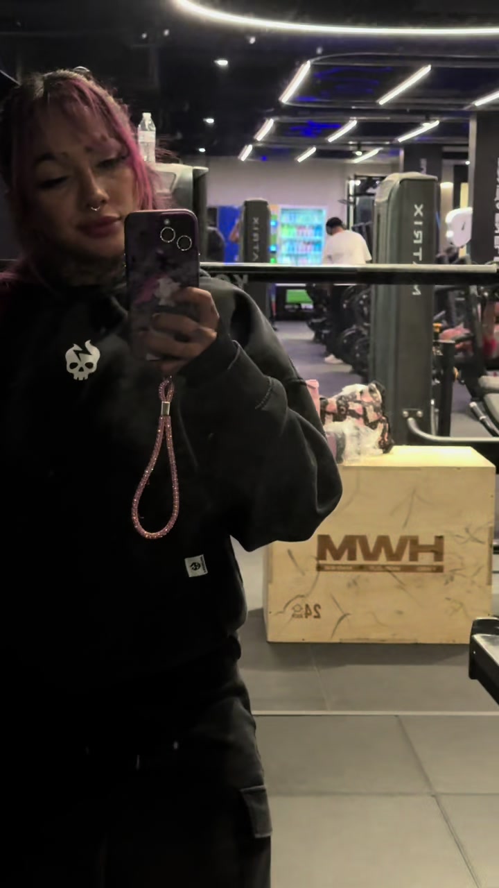 @Amandarossepinkfox