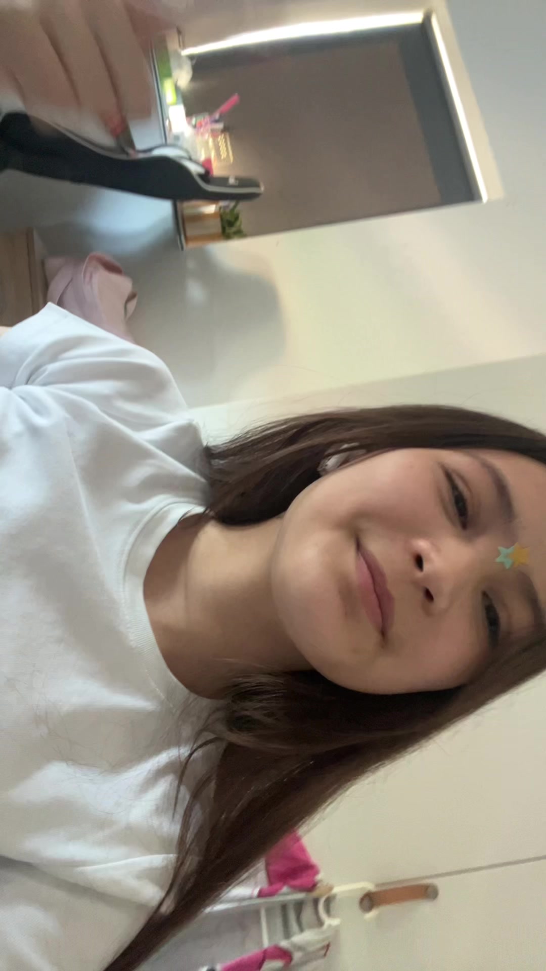 @Jenni_.
