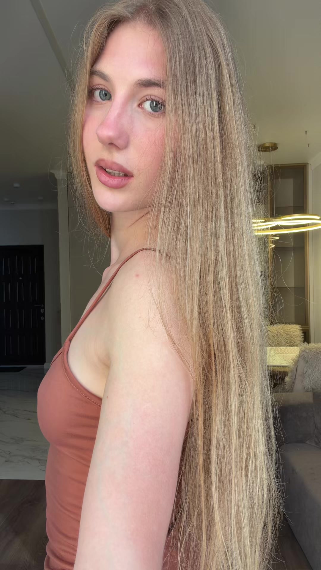 @Blondinka