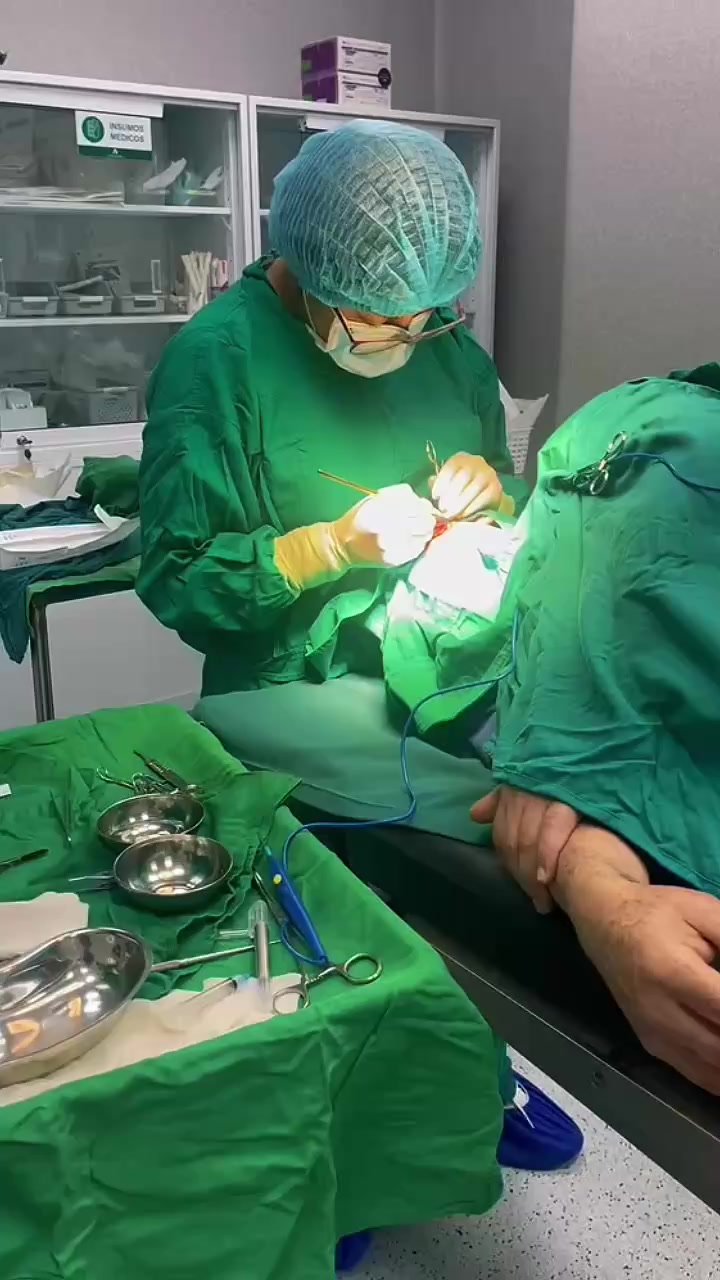 @Dra&ensp;Silvia&ensp;Lorena&ensp;FLORES&ensp;derma