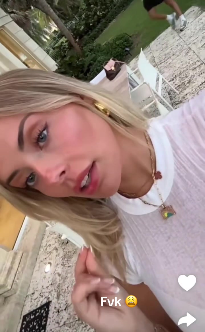 @corinnakopf_fan_page_only