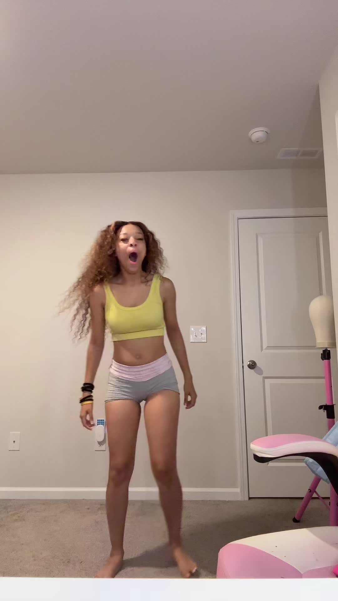 @NILYIAHMARIE🩷🔥