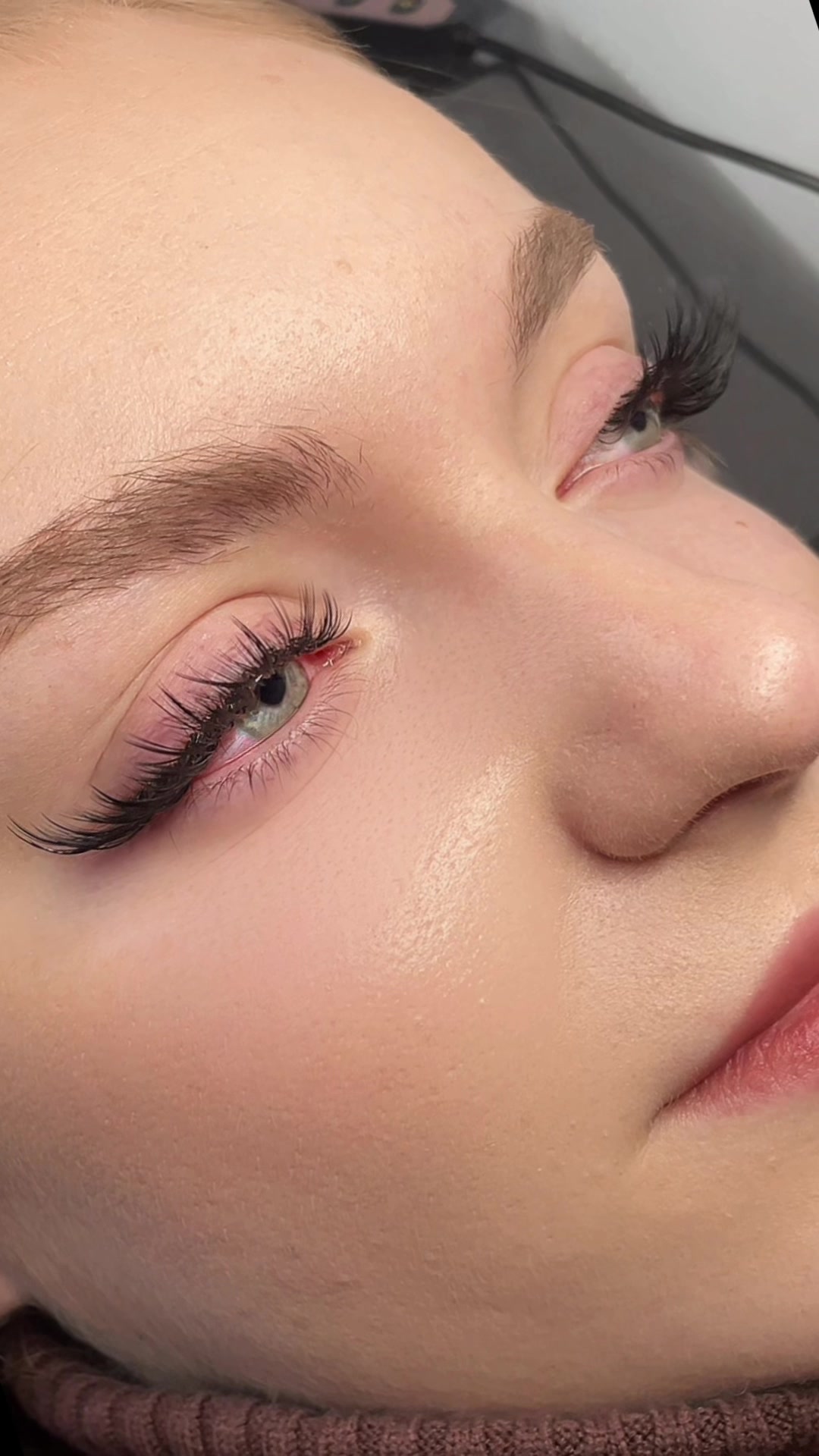 @yanallashes