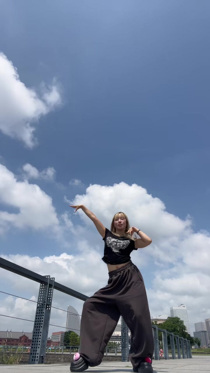 @もな