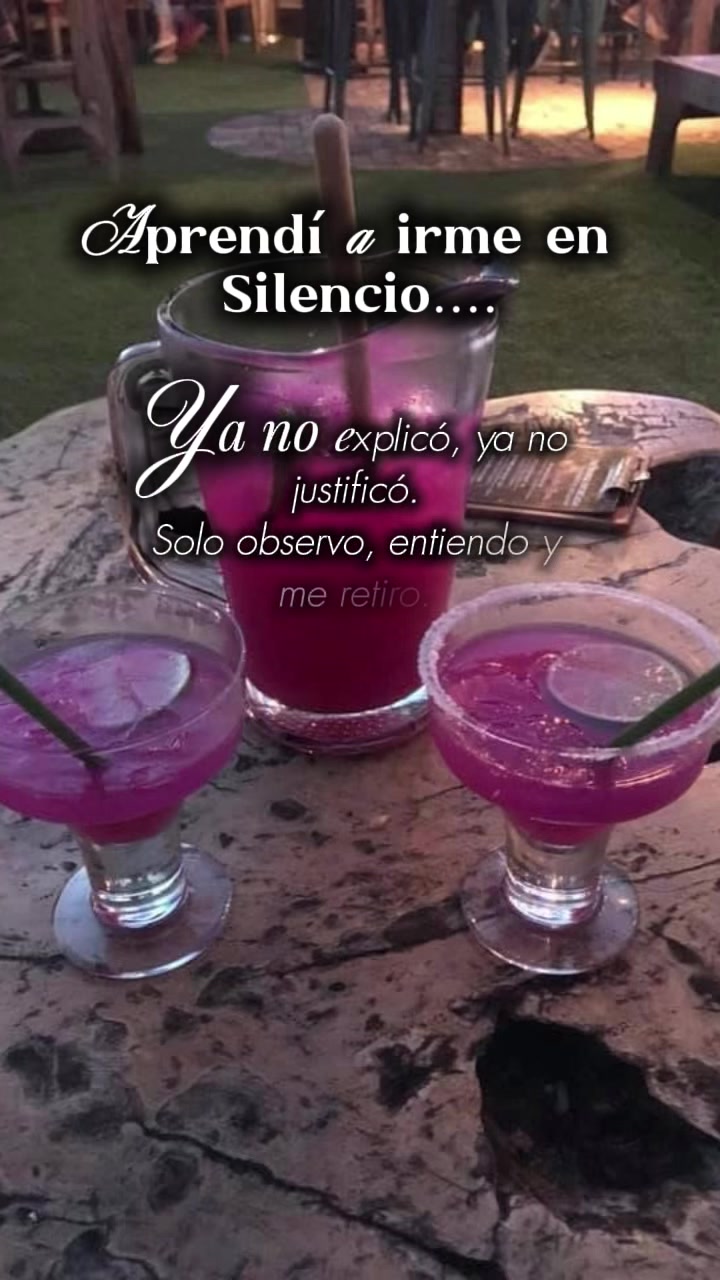 @Mireya white