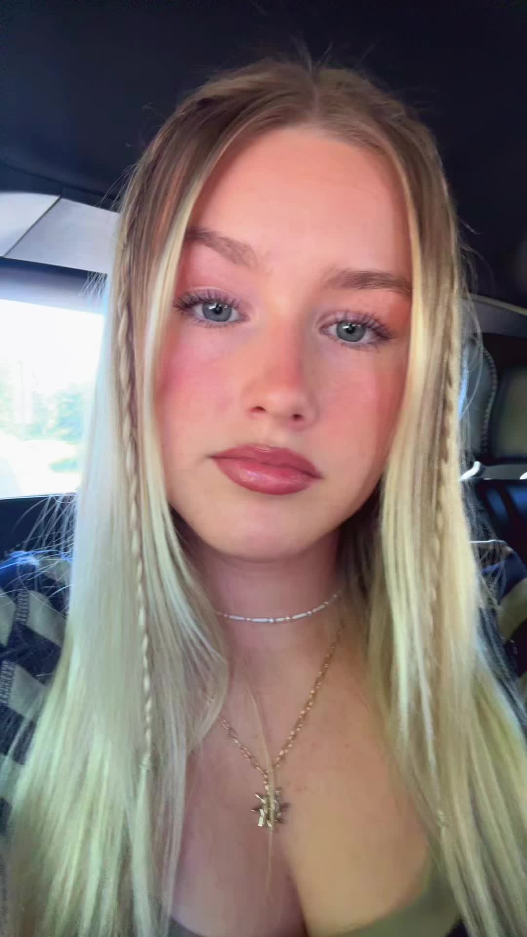 @︎