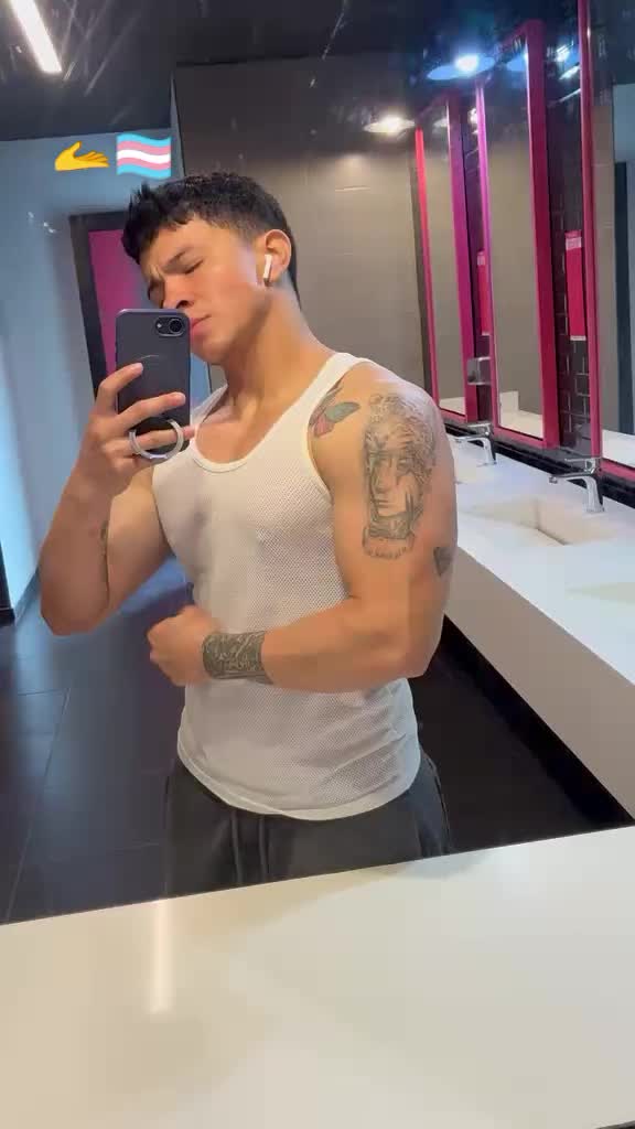 @Alex 👾🏳️⚧️🇨🇴