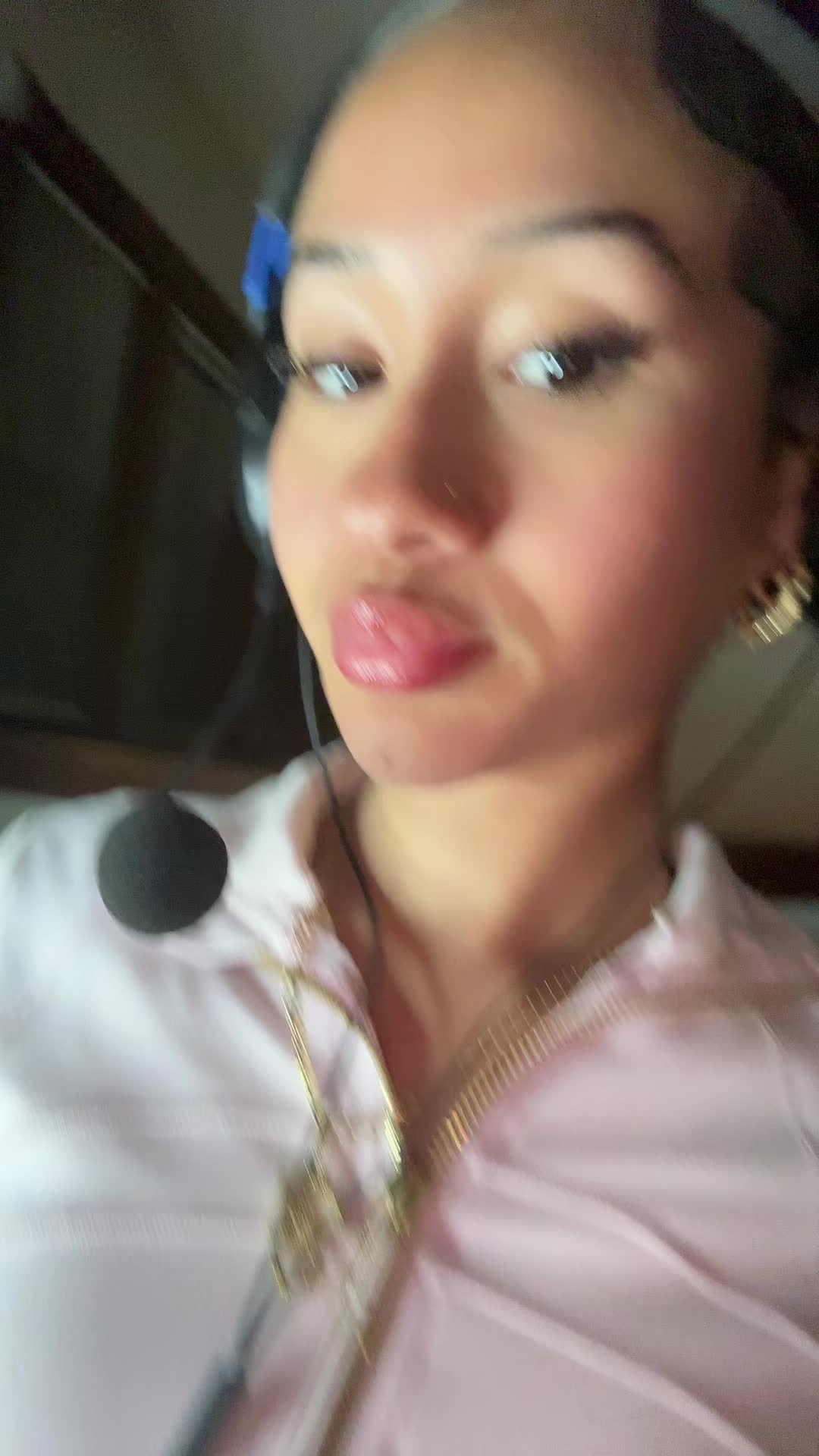 @yanelli