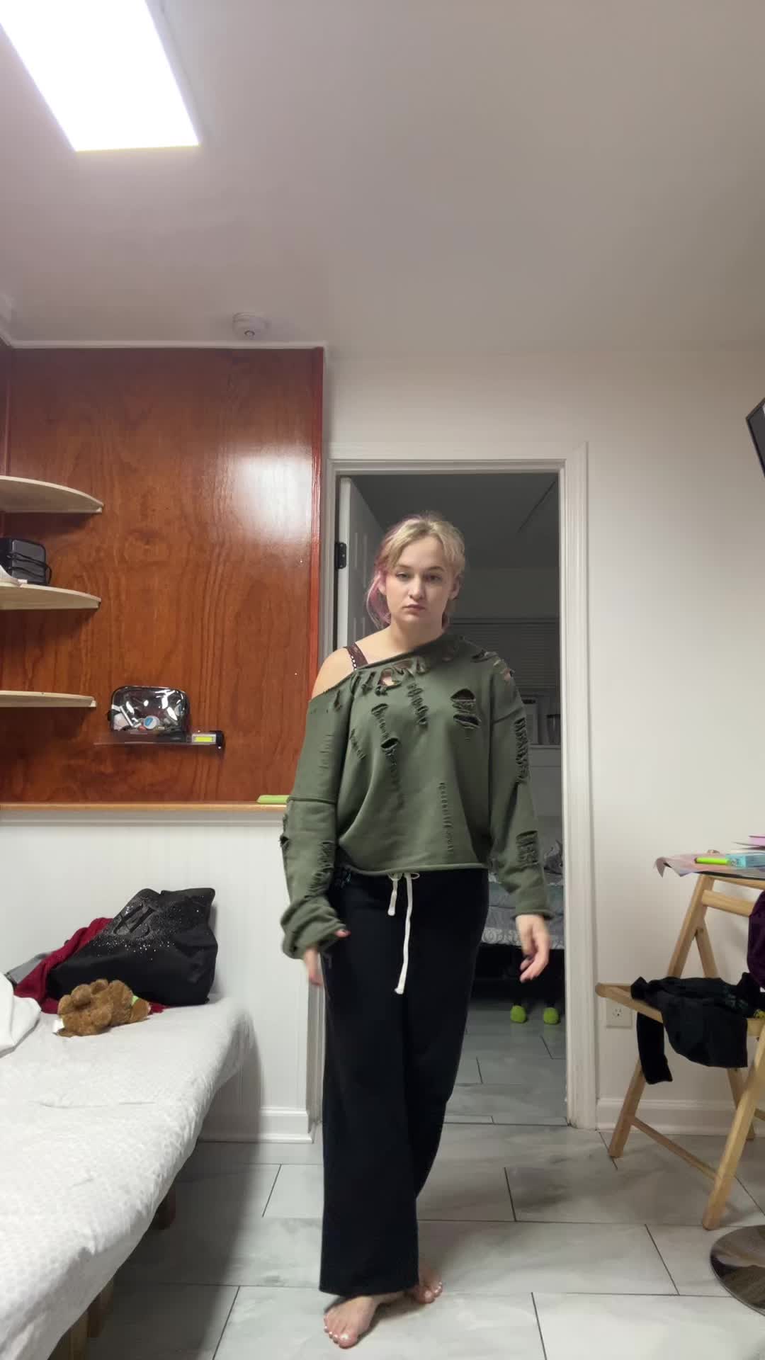 @L1N4&rsquo;S R00M