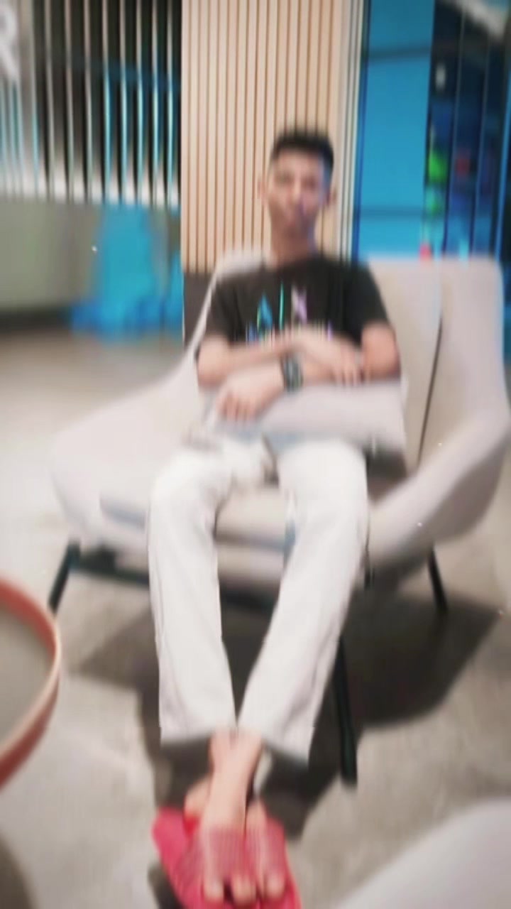 @๐ฏ๐ฝ๐ถ๐๐๐๐ฝ๏ฃฟ๏ผ