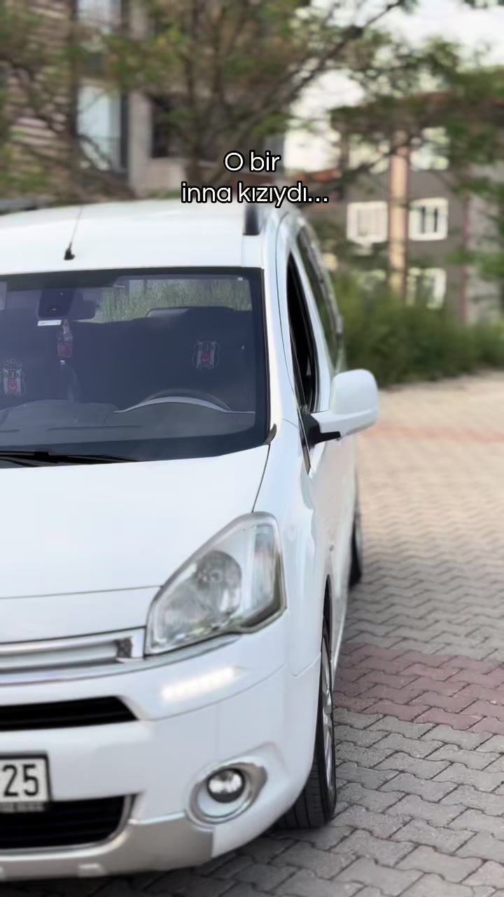 @๐๐โ๐ธ๐ ๐๐ธ๐๐ธ๐น