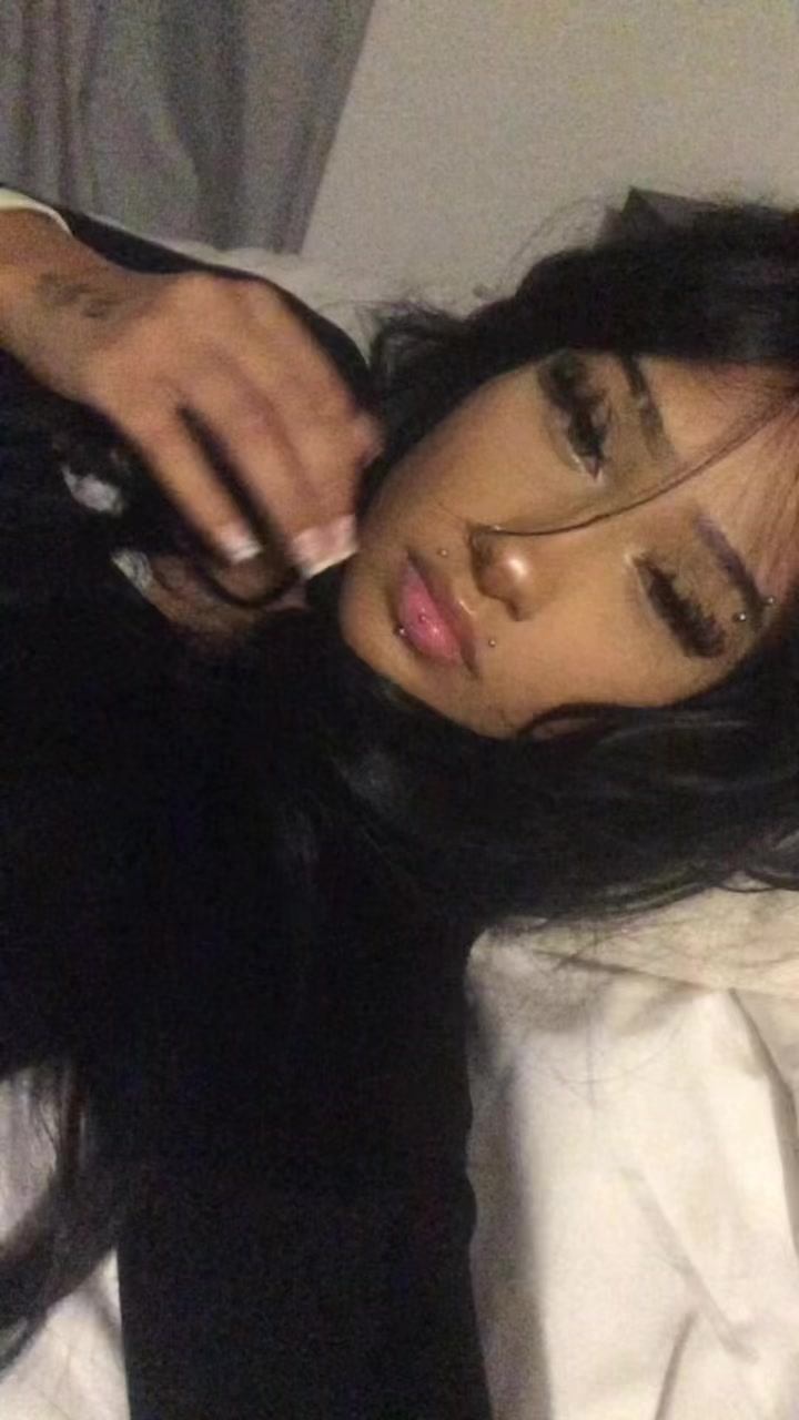 @Niy🧛🏾♀️