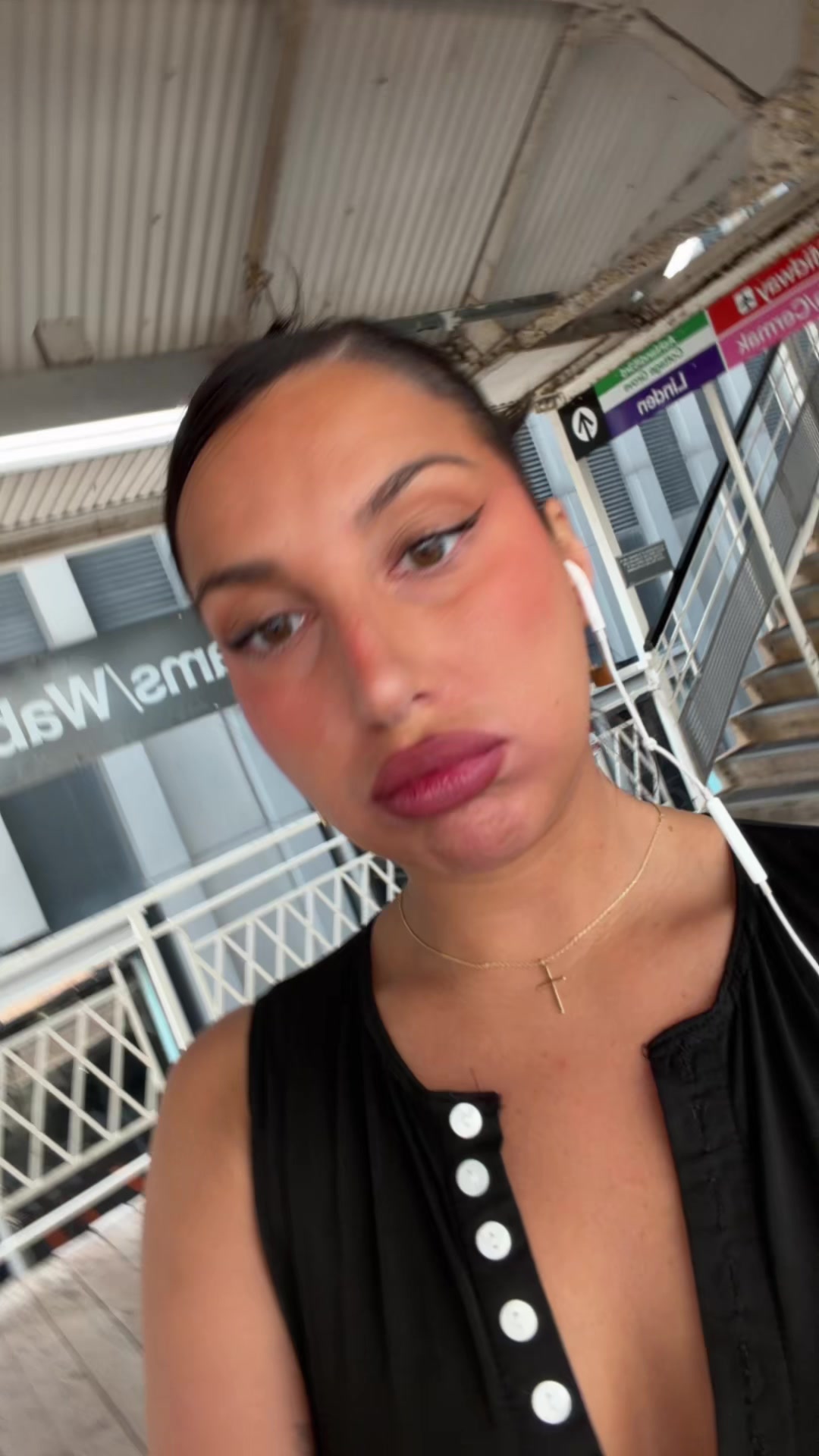 @loonylovegood69