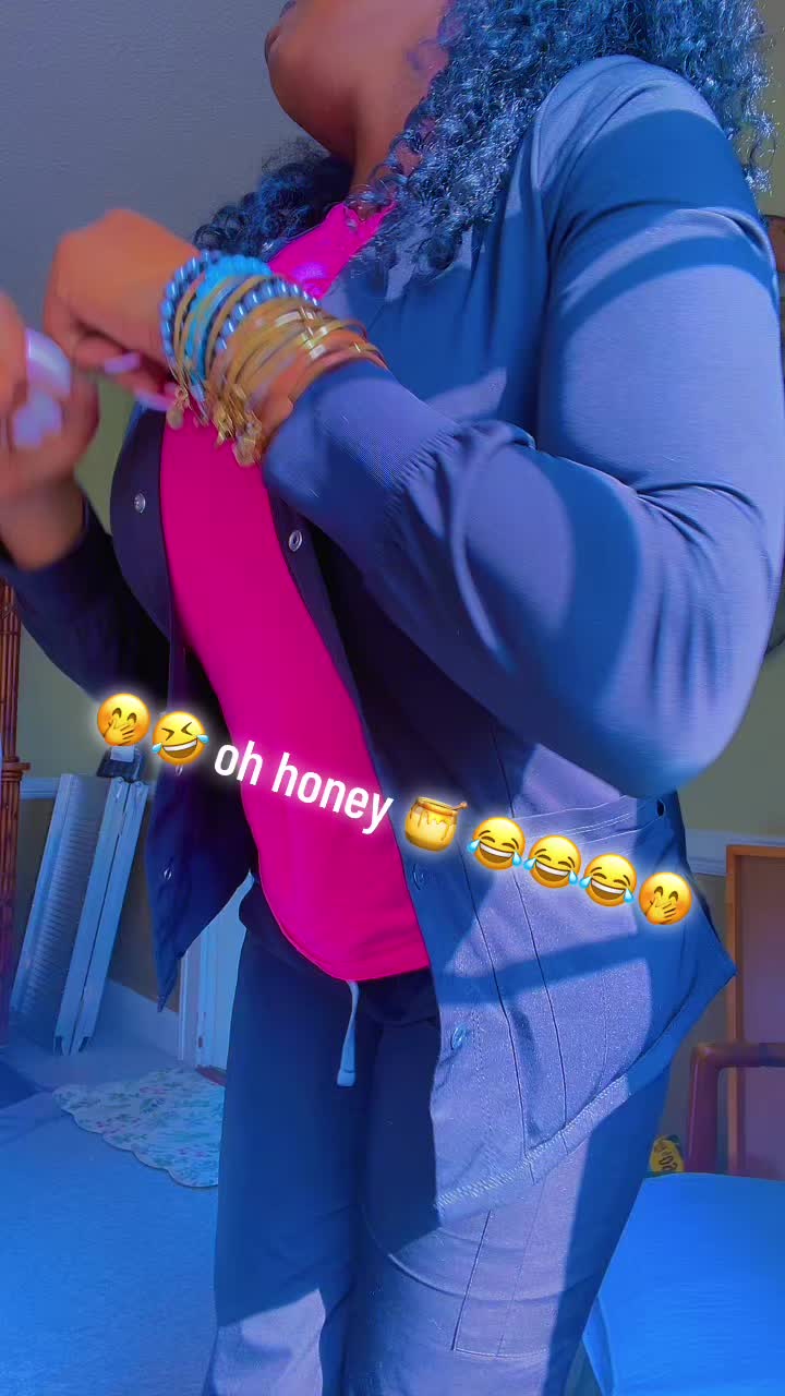 @JuniieBeii