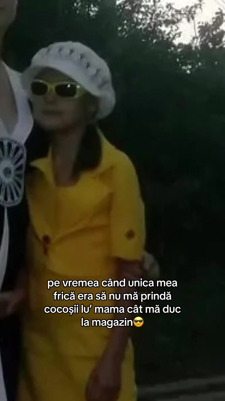 @))))