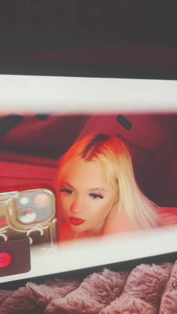 @prettiestfaceoncam_