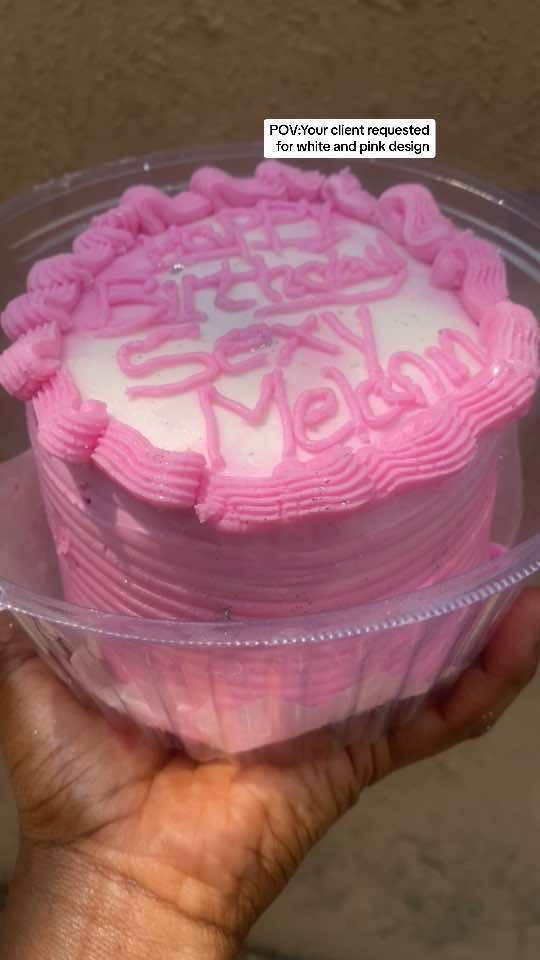 @Ayomi’s cakes and more