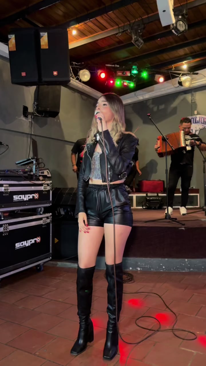 @Niki Unda🎤