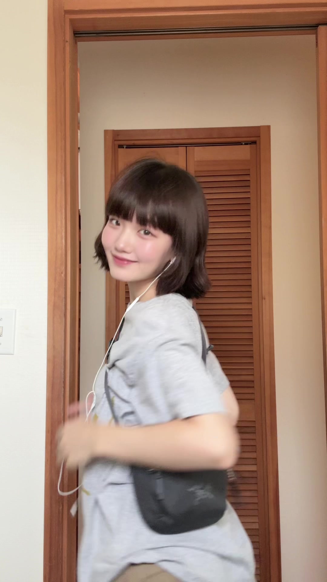 @シュウ