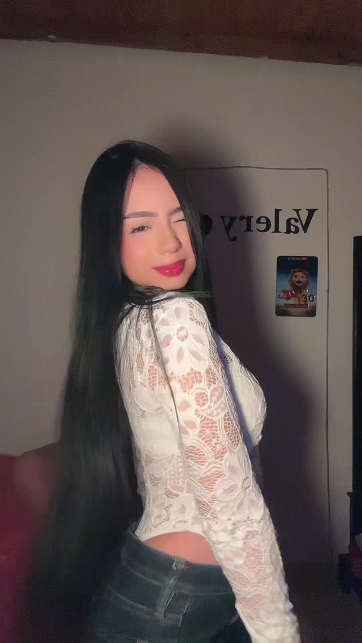 @𝐕𝐚𝐥𝐞𝐫𝐲🖤💸