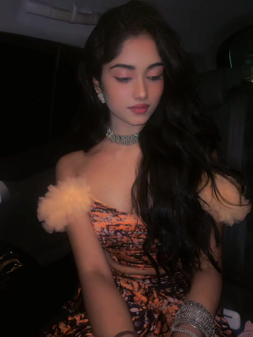 @sheneliromaya