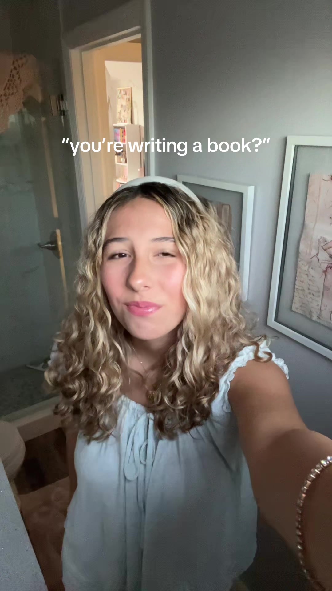 @Sophie Schweim | Author